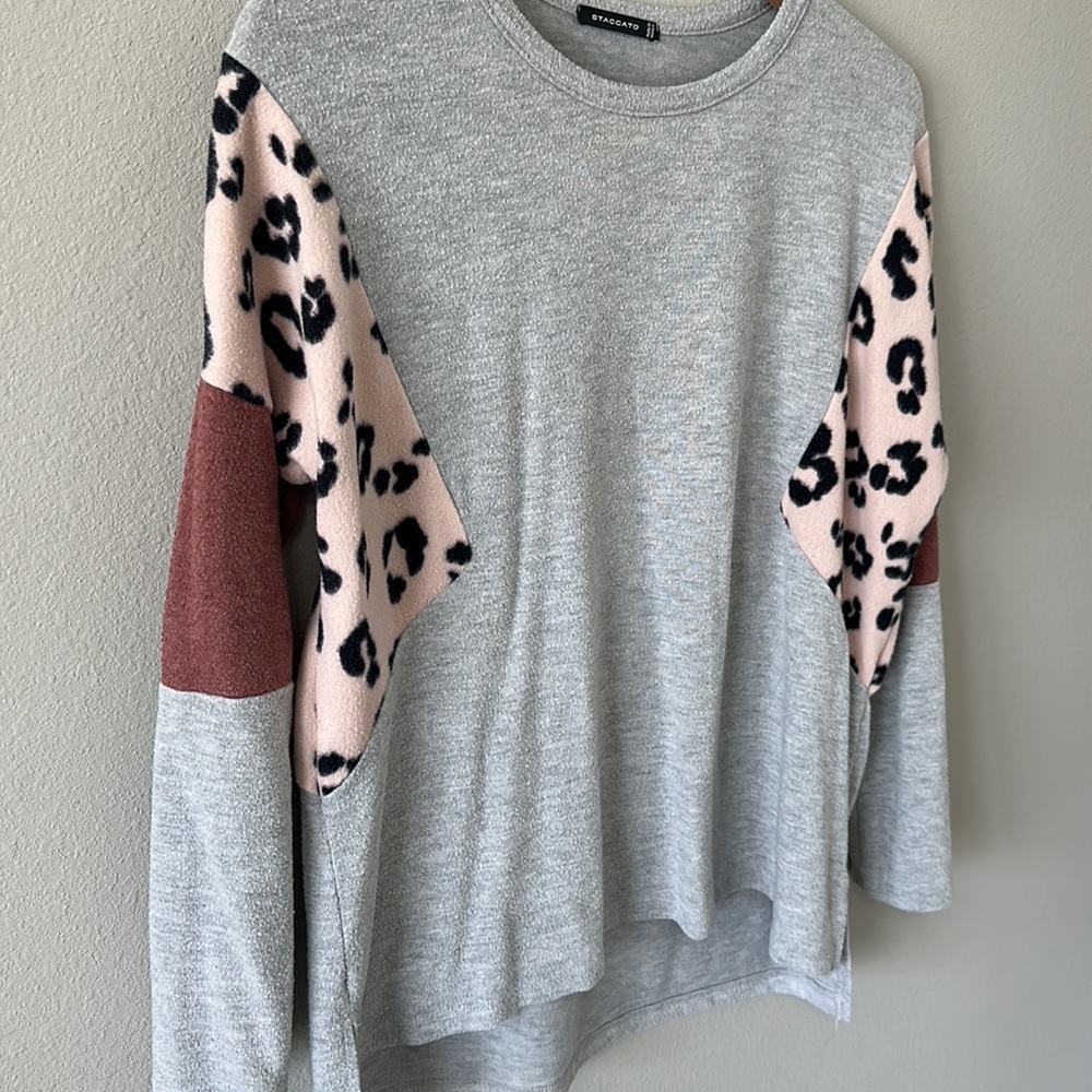 Staccato Gray/Leopard Print Color Block Long Slee… - image 3